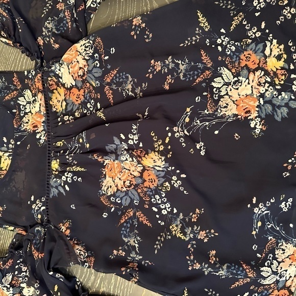 LUCKY brand sheer floral cold shoulder top size small - Picture 4 of 13